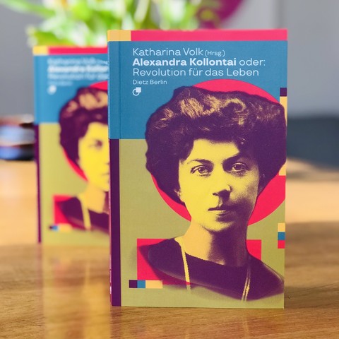 Zwei Cover des Buches „Alexandra Kollontai oder: Revolution für das Leben“